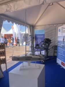 Événement - Maquette de bateau sur un stand