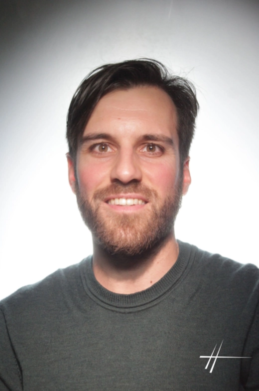 Photo de moi, Chef de projet événementiel en Freelance sur Paris et toute la France. Production, Logistique, Conception, Technique et Projet sur mesure